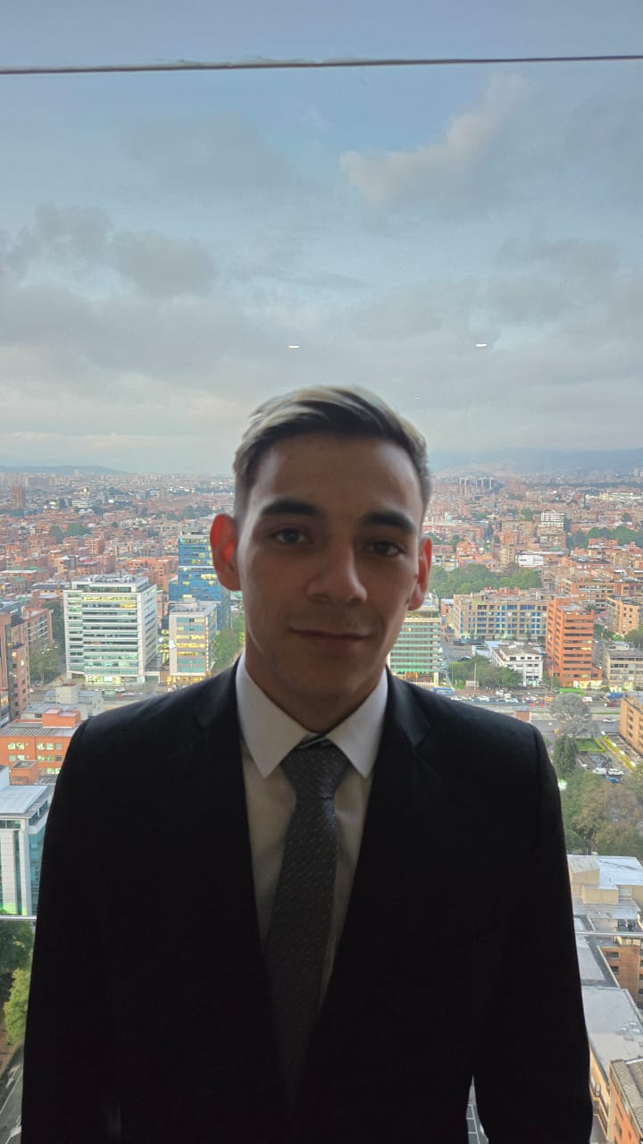Smith Tobar
